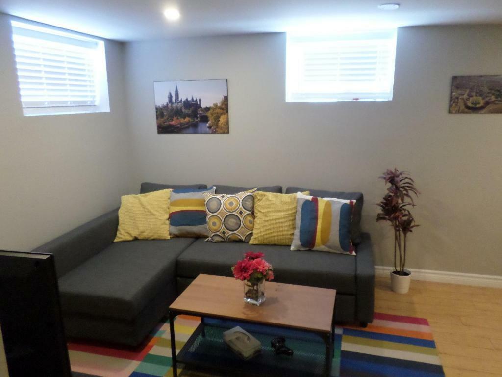 Fantastic And Modern Downtown 1-Bed Basement Apt., Parking Wi-Fi And Netflix Included Ottawa Exterior photo